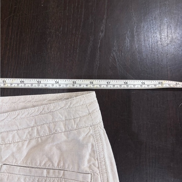 The North Face Khaki Pinstriped Linen Shorts Size 10 Regular - Picture 9 of 13